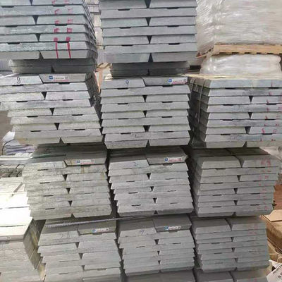 2,823 g / cm3 Srebrzystobiałe wlewki aluminiowe ADC12 Wlewki żelazne YZAlSi11Cu3