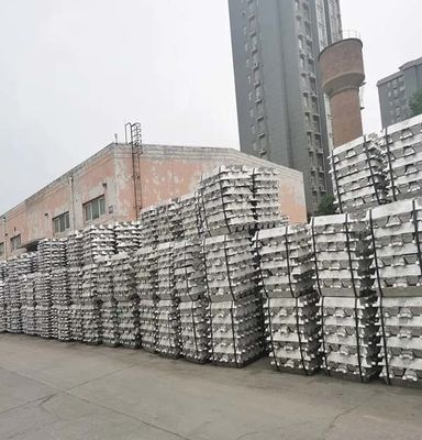 25 kg 99,7 wlewki z pierwotnego aluminium 99,8 99,9 wlewki z czystego aluminium