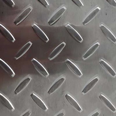 Aluminiowa płytka diamentowa o kształcie kwadratowym 3003 5052 6061 Płytka perforowana w rzeźbie